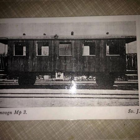 Fjordhytten. Rebuild Train Wagon From 1937. Lägenhet Odense Exteriör bild